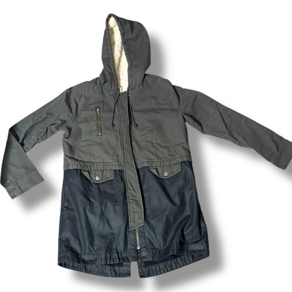 Sun & Shadow Hooded 2 Tone Faux Fur Lined Zip Up Canvas Army Fatigue Jacket - Picture 13 of 16